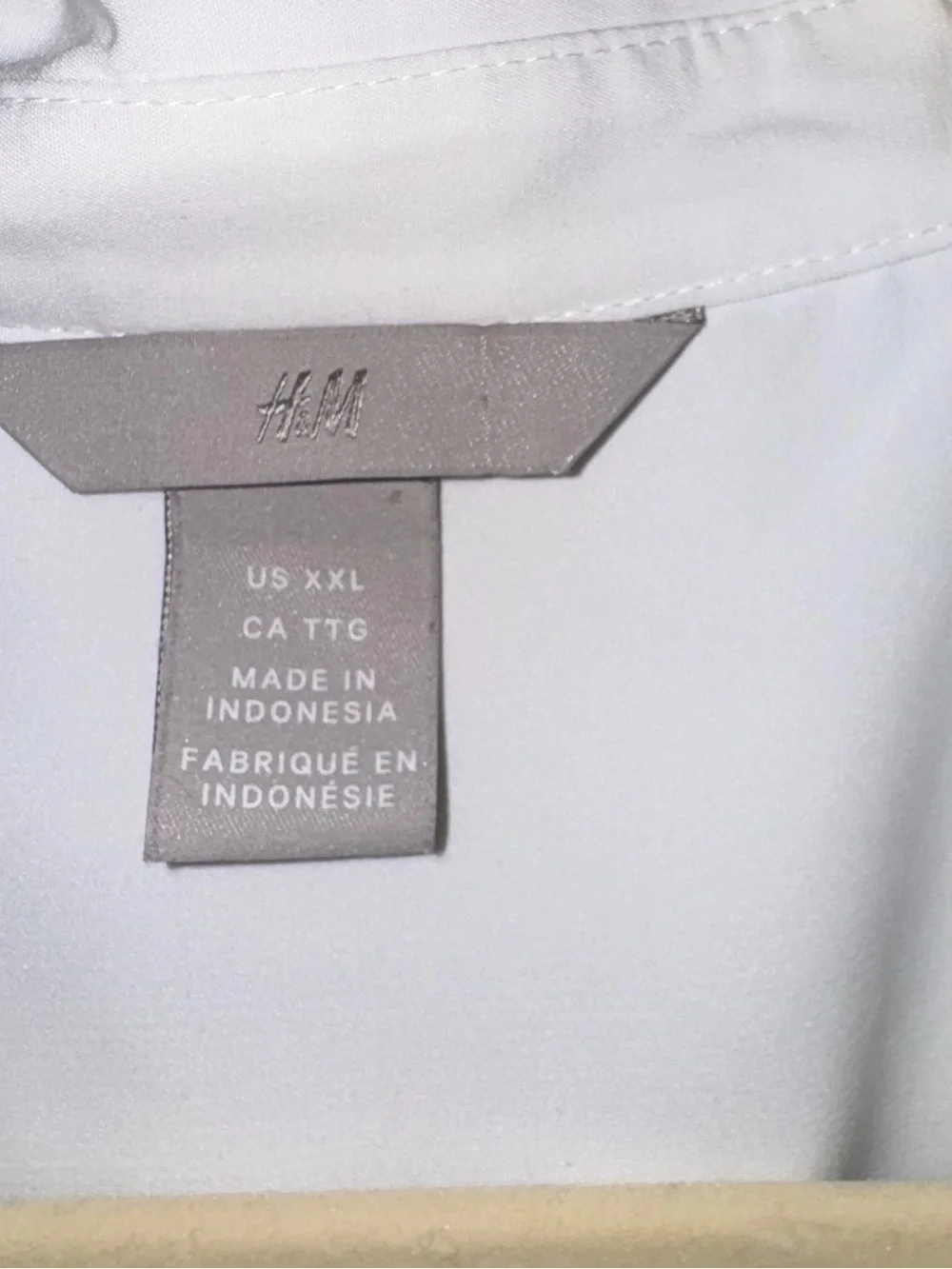 H&M White Collared Button-Up Shirt - Picture 2 of 5